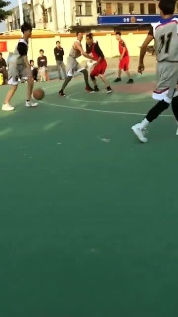 籃球規(guī)則怎么算合球