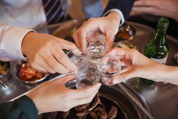 談男人為何離不開酒？看完我秒懂了