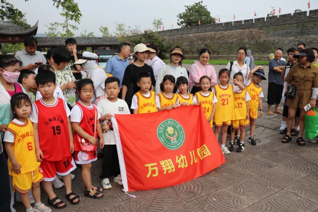 懷化初中籃球冠軍_懷化籃球最強(qiáng)高中生_懷化三中籃球隊(duì)