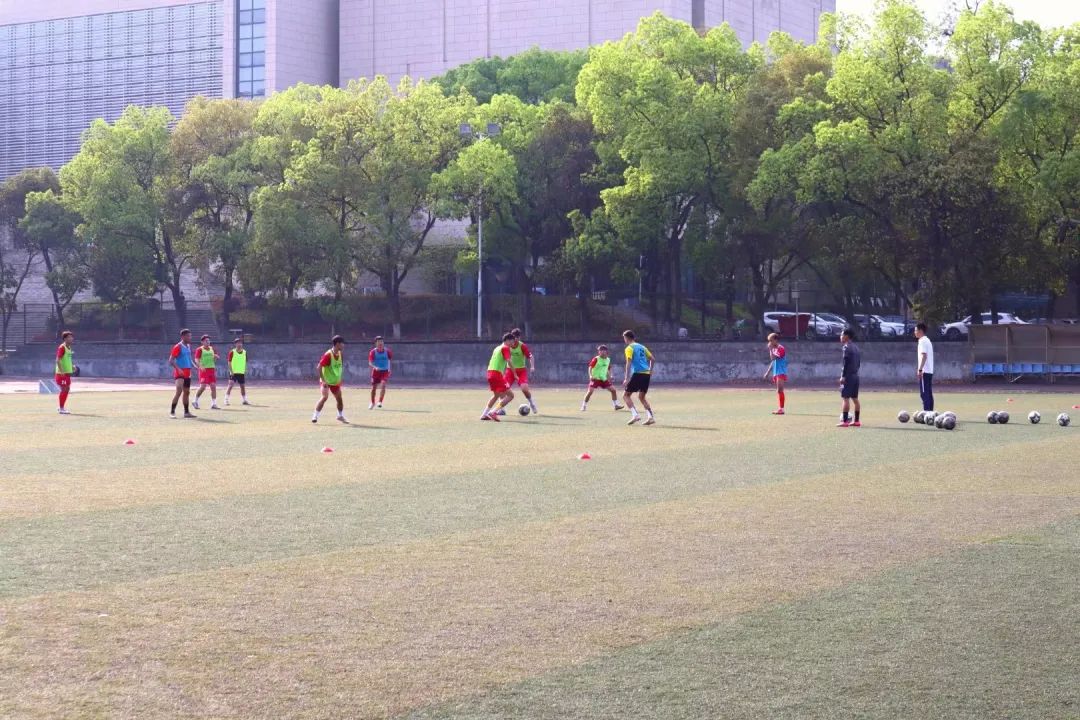 專訪西南大學(xué)高水平足球隊(duì)：足球是熱愛是信